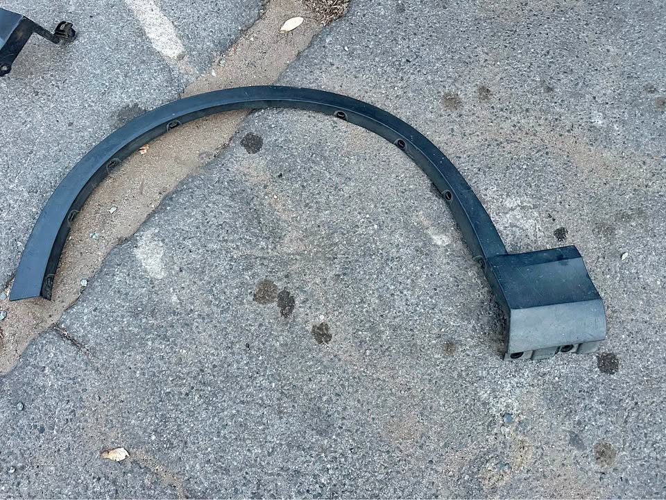 BMW X3 F25 FRONT LEFT WHEEL ARCH COVER 1 7210081 - Private Seller BMW X3 F25 FRONT LEFT WHEEL ARCH COVER 1 7210081 - Private Seller