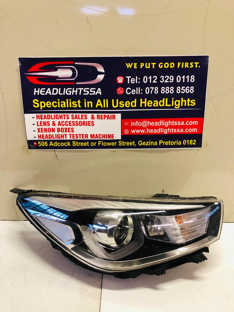 Kia Rio right side LED xenon headlight (2018) - Private Seller Kia Rio right side LED xenon headlight (2018) - Private Seller