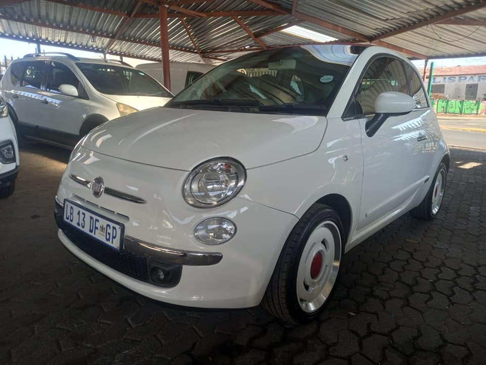 Fiat 500c 1.2 convertible Manual petrol 2015 White Service History Reverse sensor