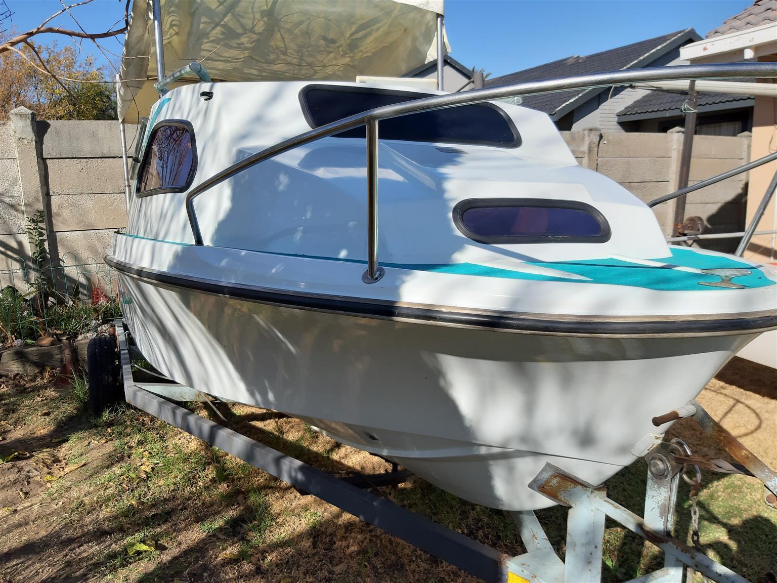 16ft Vagabond Cabin Cruiser Boat with 85Suzuki Outboard motor