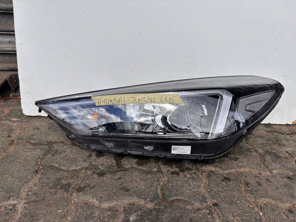 Hyundai Tucson Headlight LED - Private Seller Hyundai Tucson Headlight LED - Private Seller