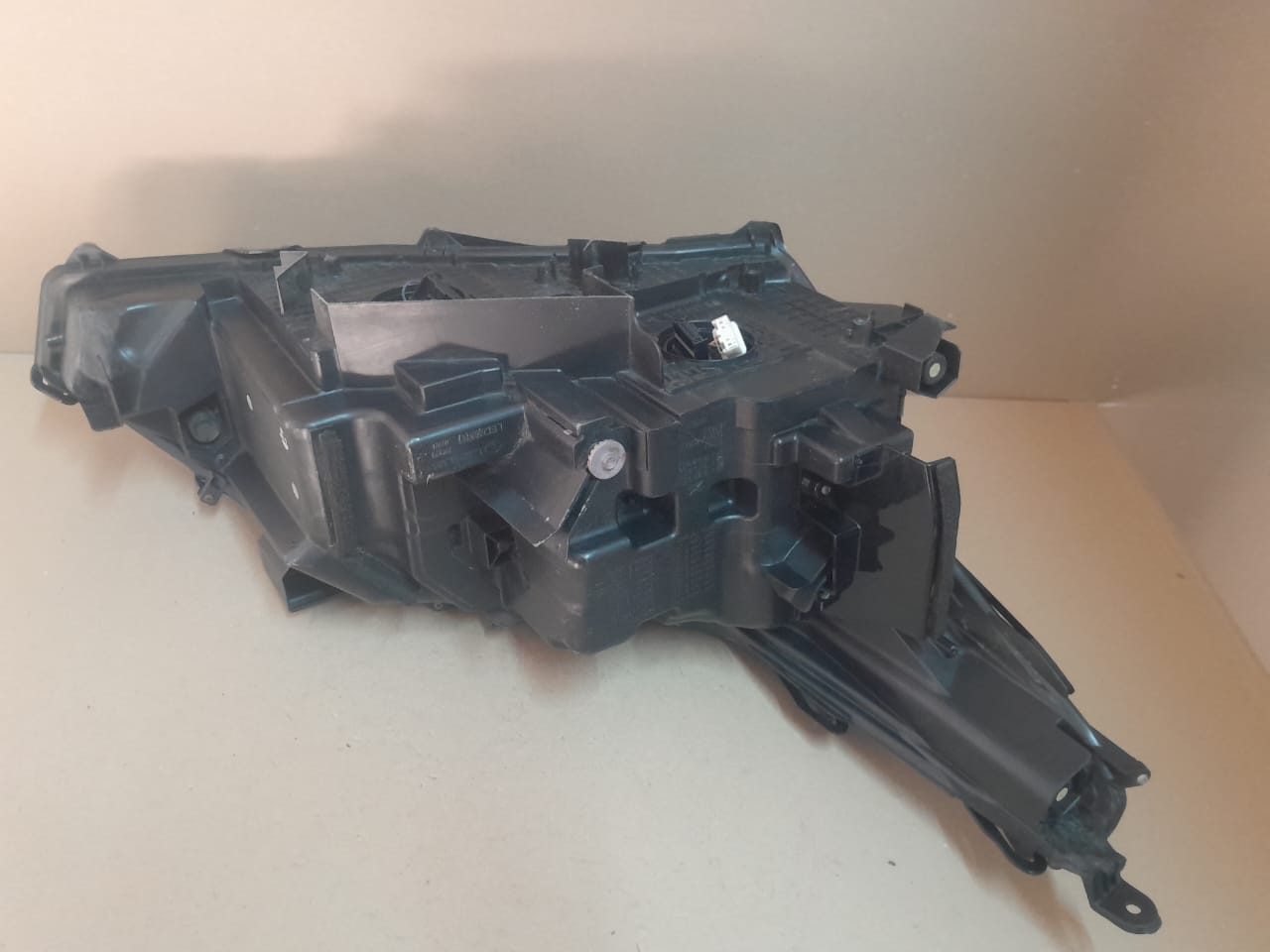 2018-2020 LEXUS LX570 LEFT SIDE HEADLIGHT FOR SALE - Private Seller 2018-2020 LEXUS LX570 LEFT SIDE HEADLIGHT FOR SALE - Private Seller