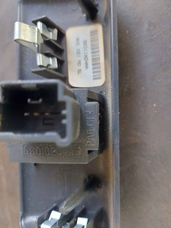 Used Jeep Cherokee KJ Light Level Switch Panel P/N PA6GF14