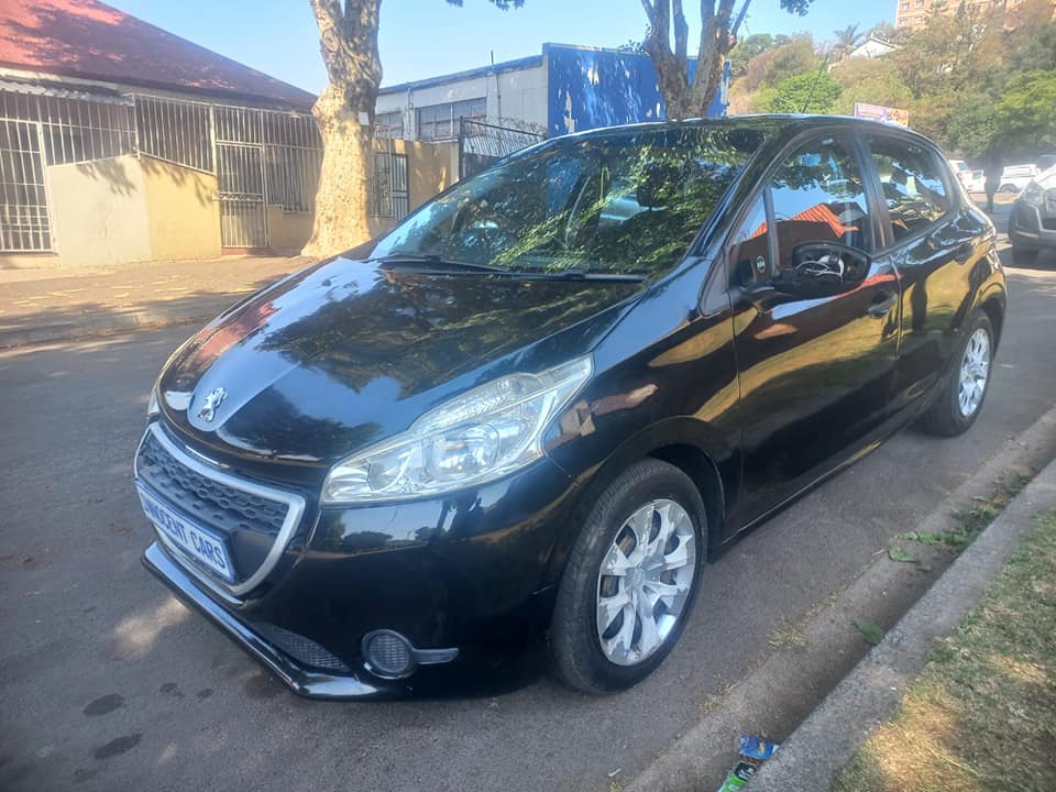 2018 PEUGEOT 208 1.2 T PETROL, MANUAL, BLACK COLOR, MILEAGE 33000KMS
