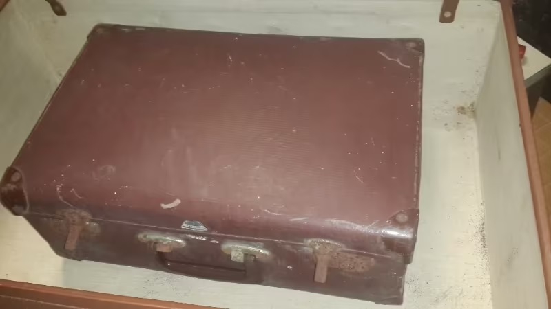 Vintages Cases and Vanity Bags x6