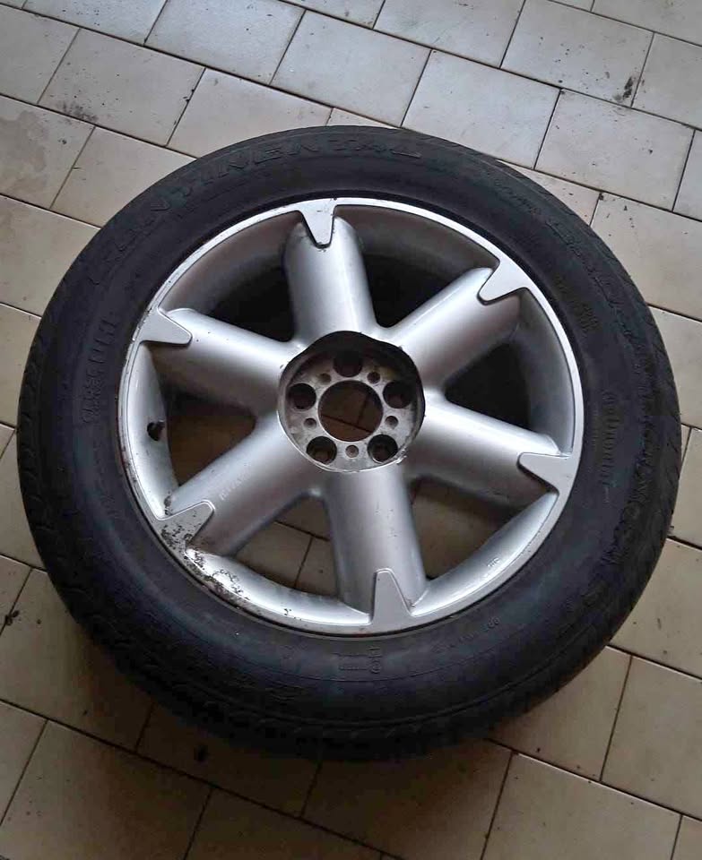 Nissan Murano mag rims and tyres 235/60R18 set of four - Private Seller Nissan Murano mag rims and tyres 235/60R18 set of four - Private Seller
