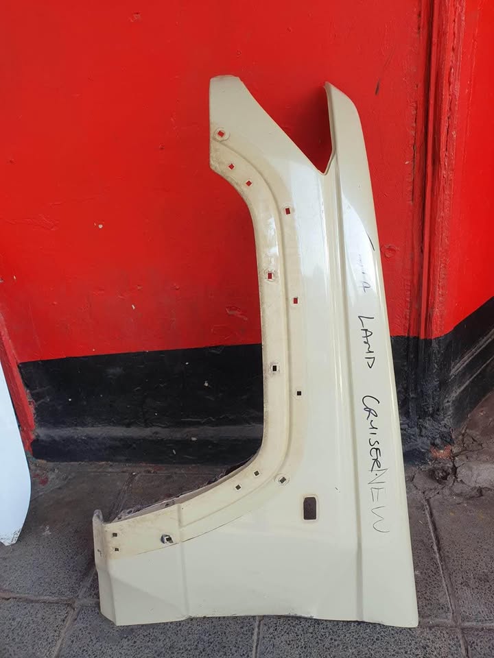 Toyota Land Cruiser fender - Private Seller Toyota Land Cruiser fender - Private Seller