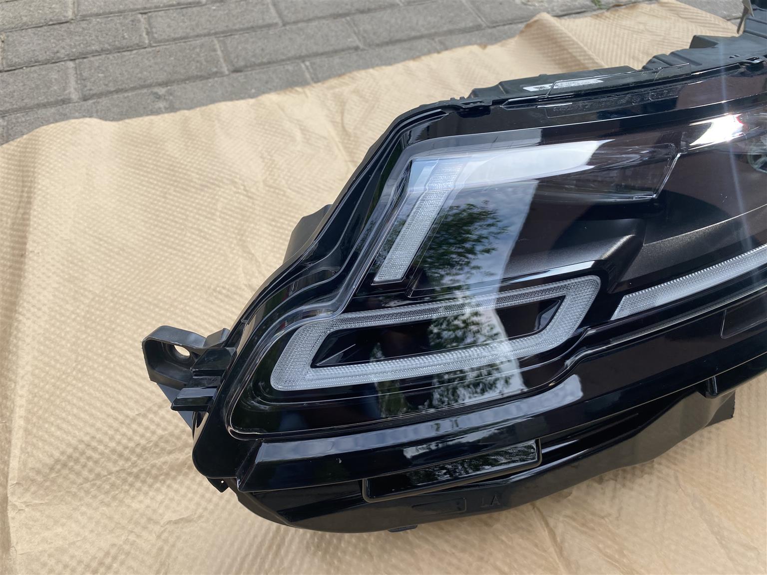 2021 RANGE ROVER VELAR D240 R-DYNAMIC FULL LED HEADLIGHT LEFT SIDE FOR SALE - Private Seller 2021 RANGE ROVER VELAR D240 R-DYNAMIC FULL LED HEADLIGHT LEFT SIDE FOR SALE - Private Seller