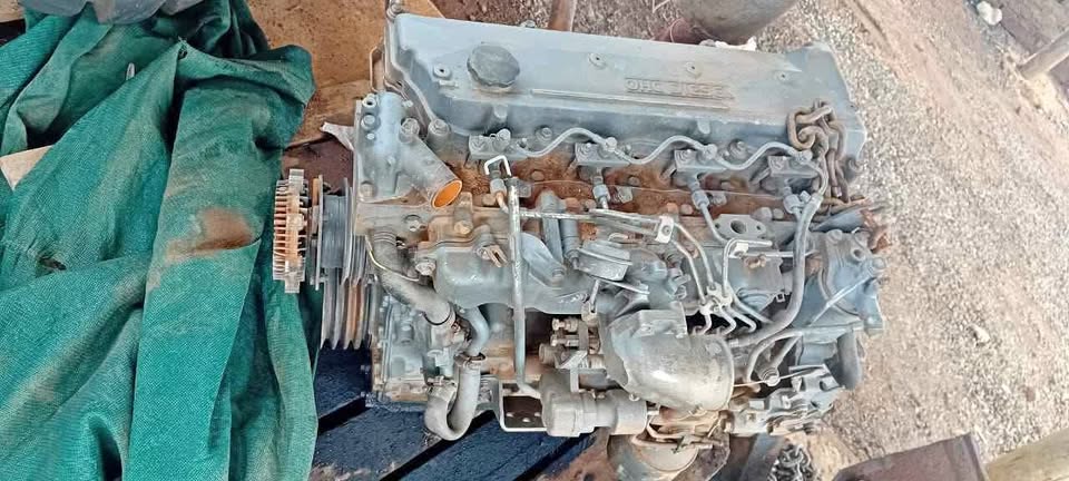 ISUZU 4FH1 Engine OHC Diesel Engine 4.3 lieter 4 cylinder - Private Seller