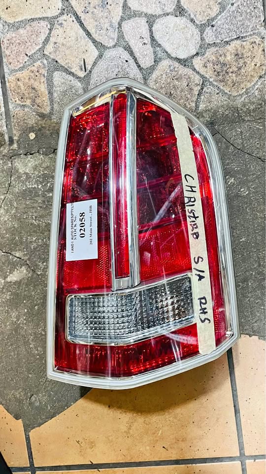 Chrysler 300C LED taillight 2014 - Private Seller Chrysler 300C LED taillight 2014 - Private Seller