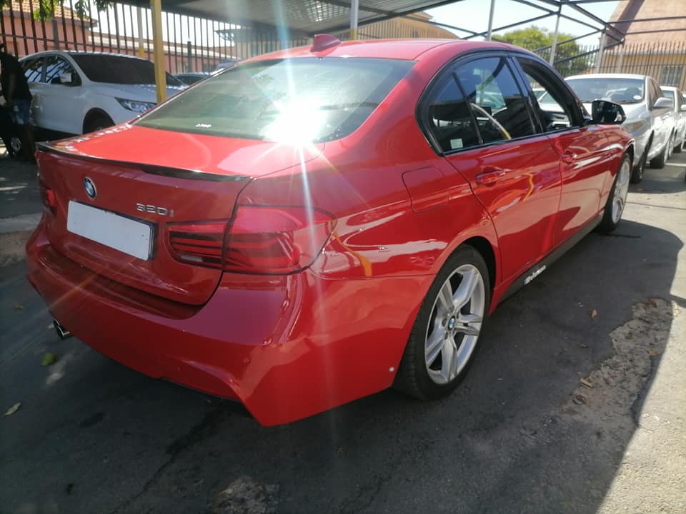 2017 BMW 320i Performance Automatic and leather seat Sunroof Spare key