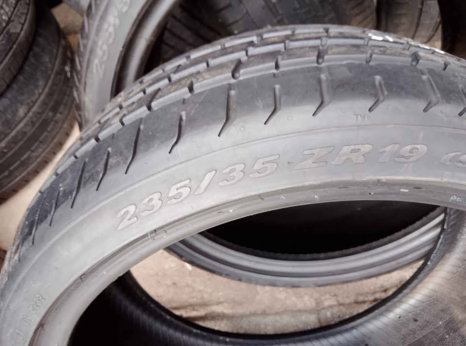 Set of 19 inch Pirelli tyres for wide & narrow rims for sell - Private Seller