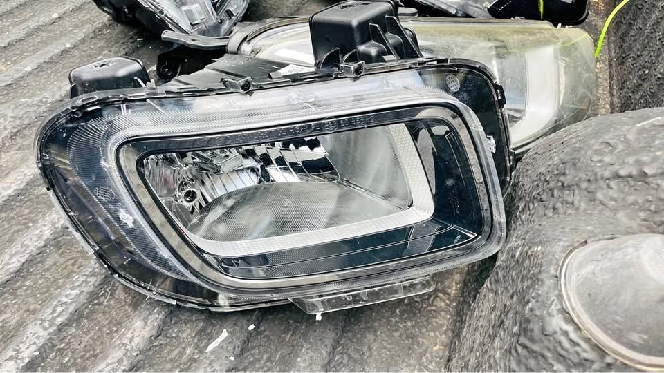 Hyundai Venue headlight - Private Seller Hyundai Venue headlight - Private Seller