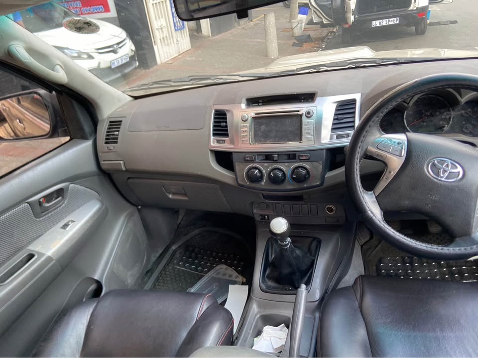 2014 Toyota Hilux 3.0 D4D manual 105.000km