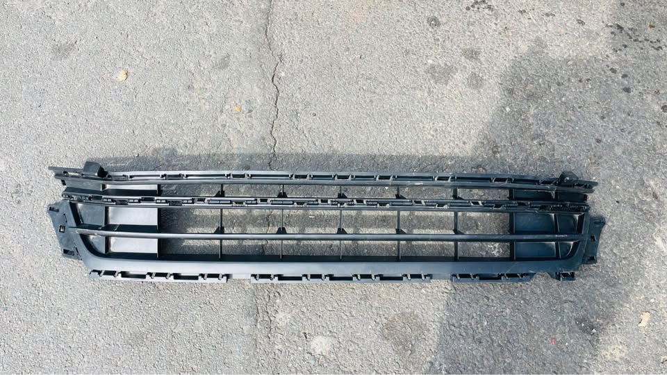 VW Jetta 6 Grill 2015 - Private Seller VW Jetta 6 Grill 2015 - Private Seller