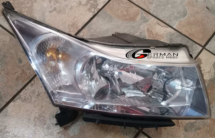 Chev Cruze Used L.S Headlight for Sale - Private Seller