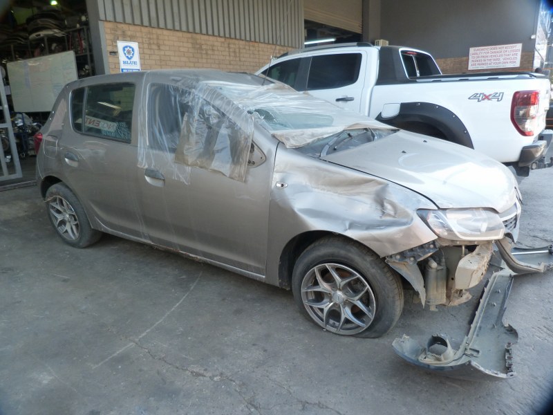 Renault Sandero 900T Dynamique Manual Gold - 2015 STRIPPING FOR SPARES - Private Seller