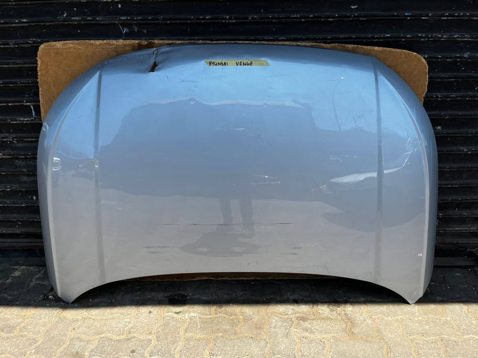 Hyundai Venu Bonnet - Private Seller Hyundai Venu Bonnet - Private Seller