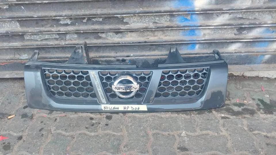 Nissan Np300 grill - Private Seller Nissan Np300 grill - Private Seller