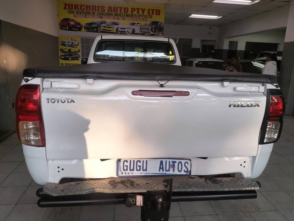 2018 TOYOTA HILUX 2.4 GD6 4X2 SINGLE CAB MANUAL DIESEL ENGINE 135,000KM