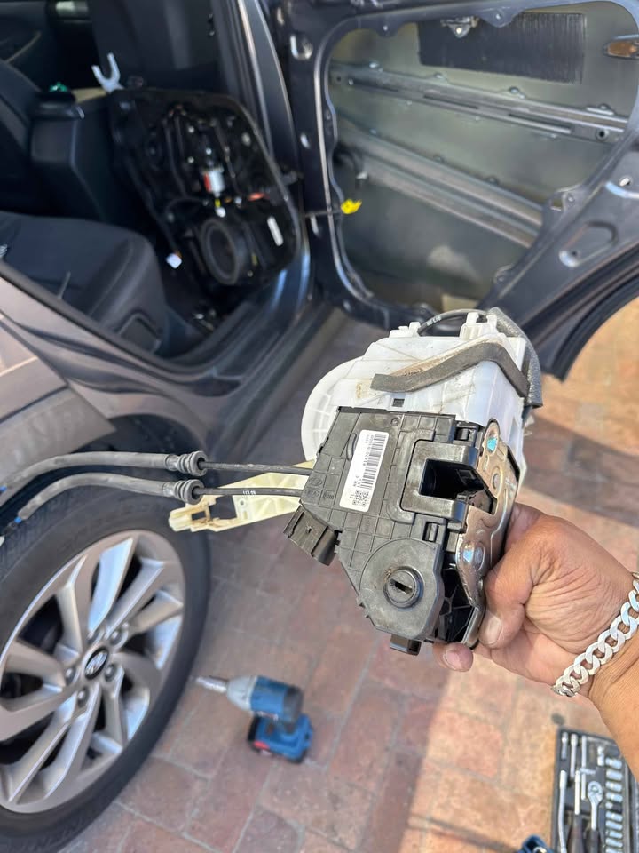 Hyundai tuscon door lock issues resolved - Private Seller