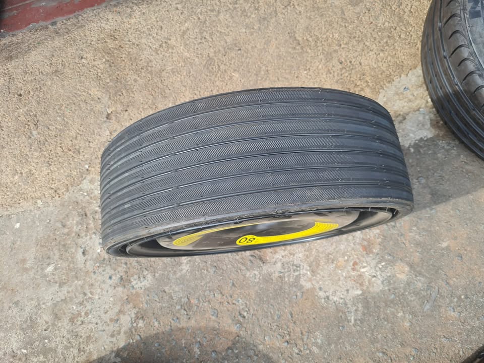 Audi Q5 original marrie biscuit spare tyre size - Private Seller