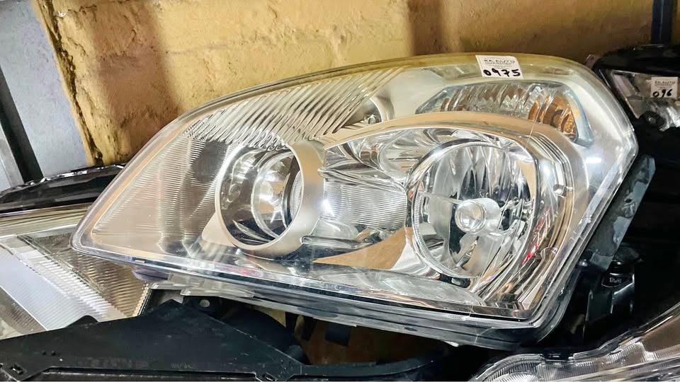 Nissan Qashqai MK1 headlight 2010/13 - Private Seller Nissan Qashqai MK1 headlight 2010/13 - Private Seller