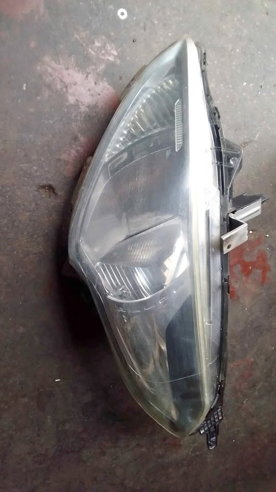 Nissan Almera headlight - Private Seller Nissan Almera headlight - Private Seller