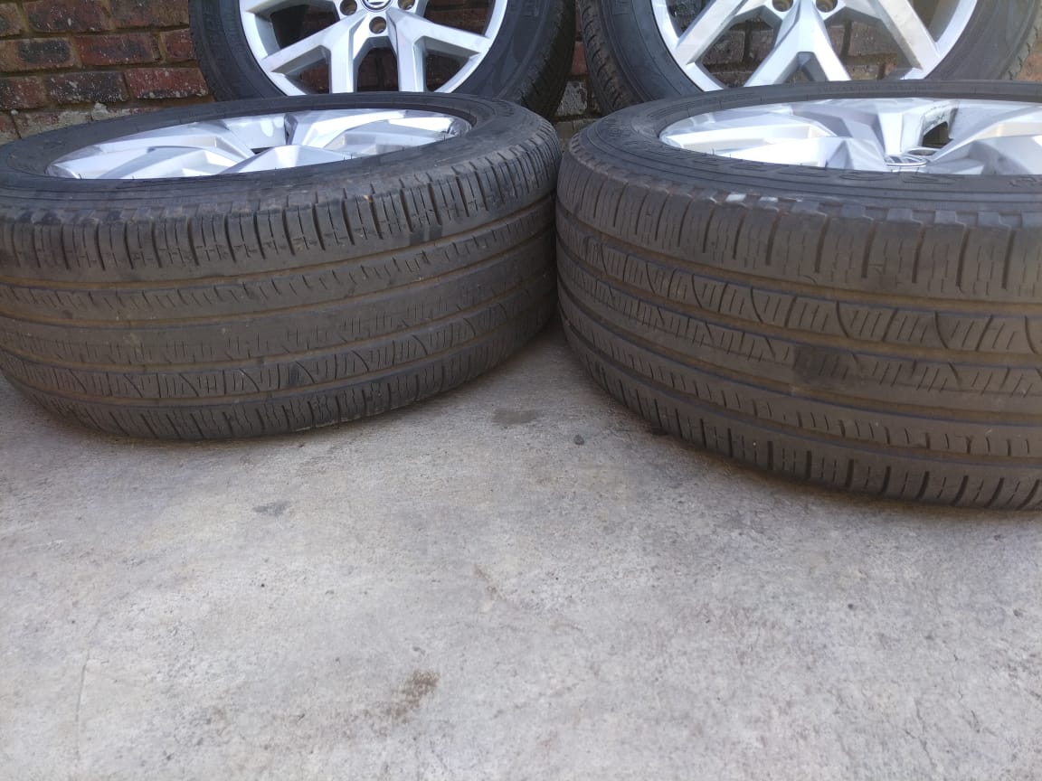 19" VW Amarok original mag with goof used 255/55/19 Pirelli tyres set for - Private Seller