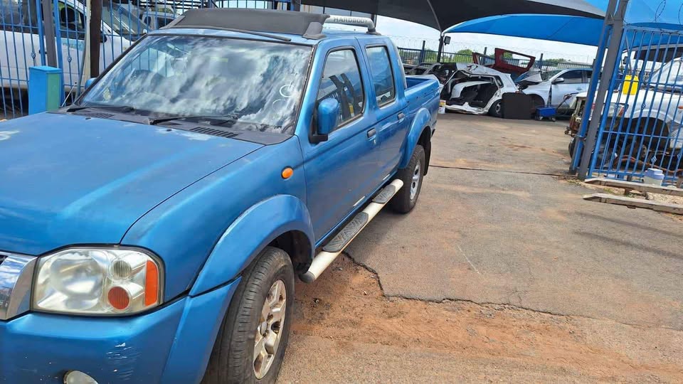 Nissan hardbody NP300 stripping for parts got 2.4 petrol engine still running good - Private Seller