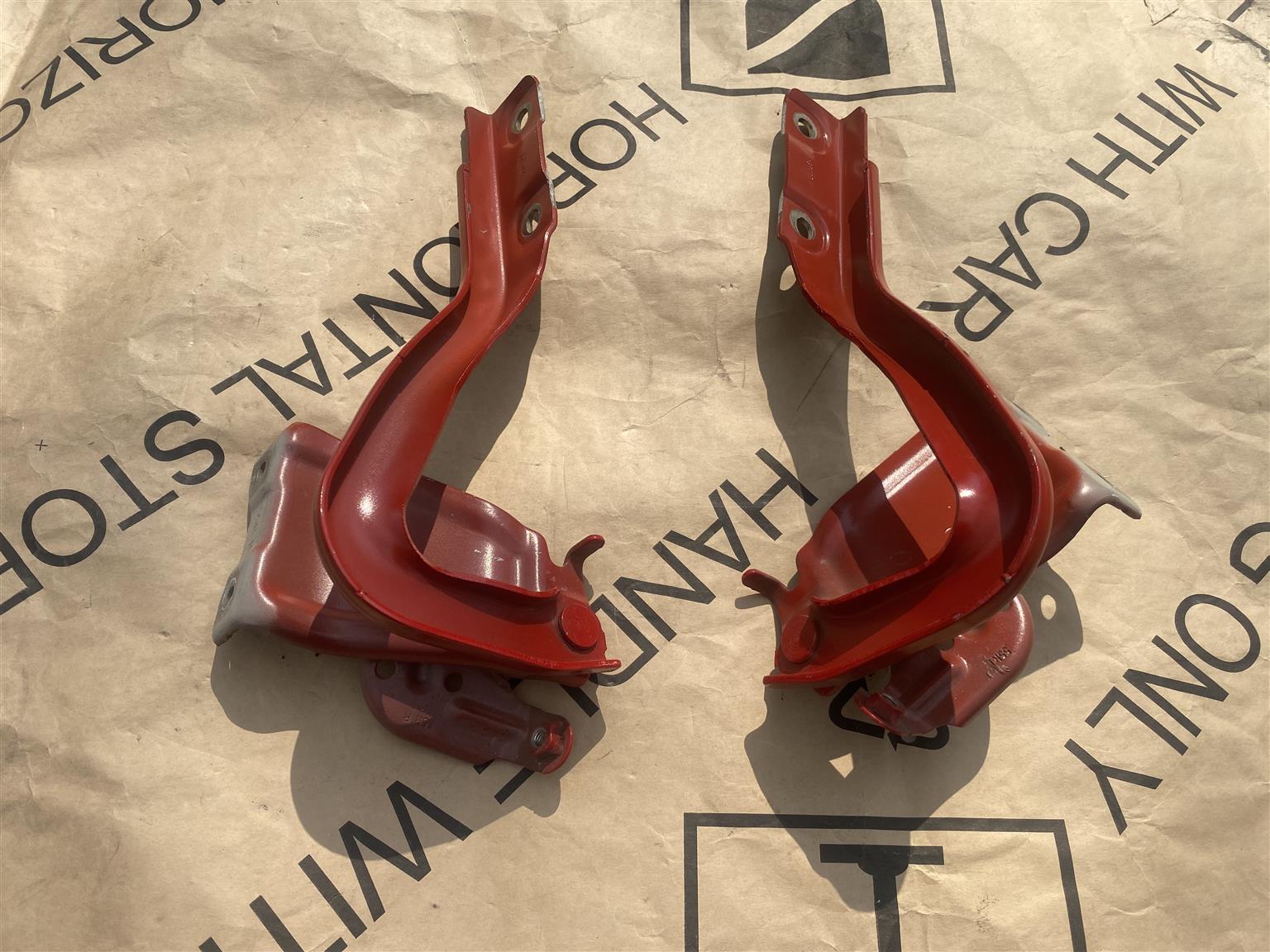 2023 SUZUKI SWIFT BONNET HINGES FOR SALE. IN PRISTINE CONDITION - Private Seller