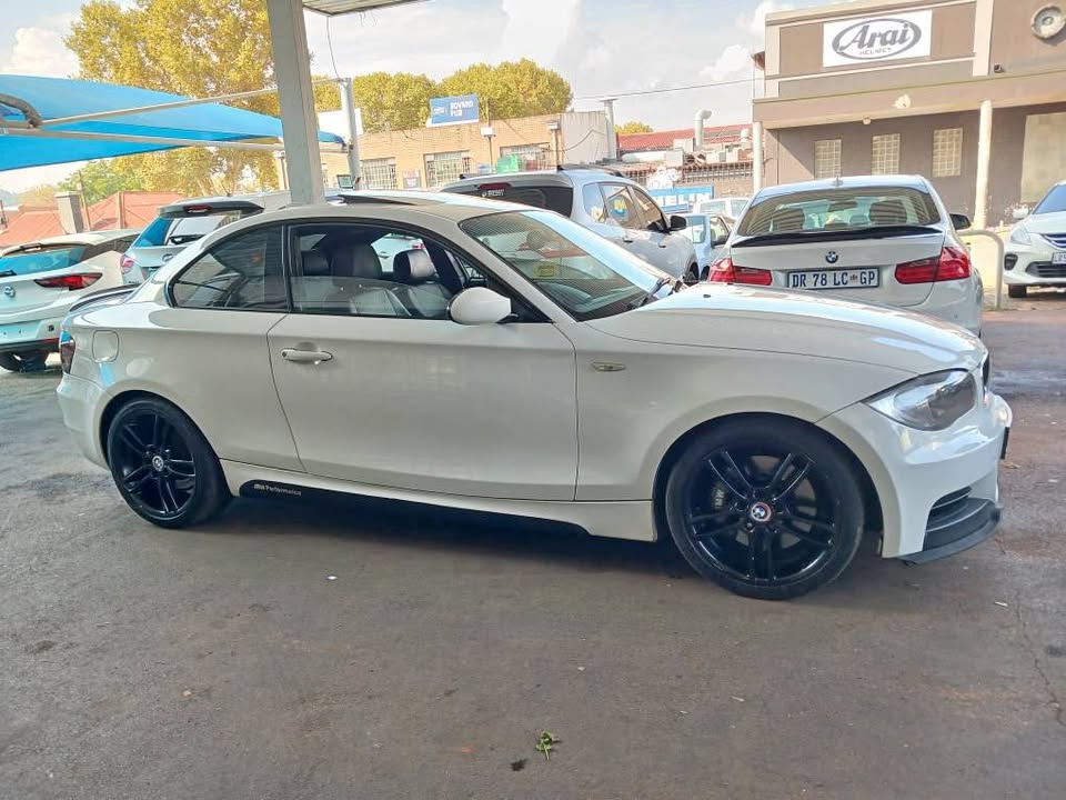 2009 BMW 125i E82 M-SPORT  Transmission: Manual  Mileage Fueltype: Petrol  White
