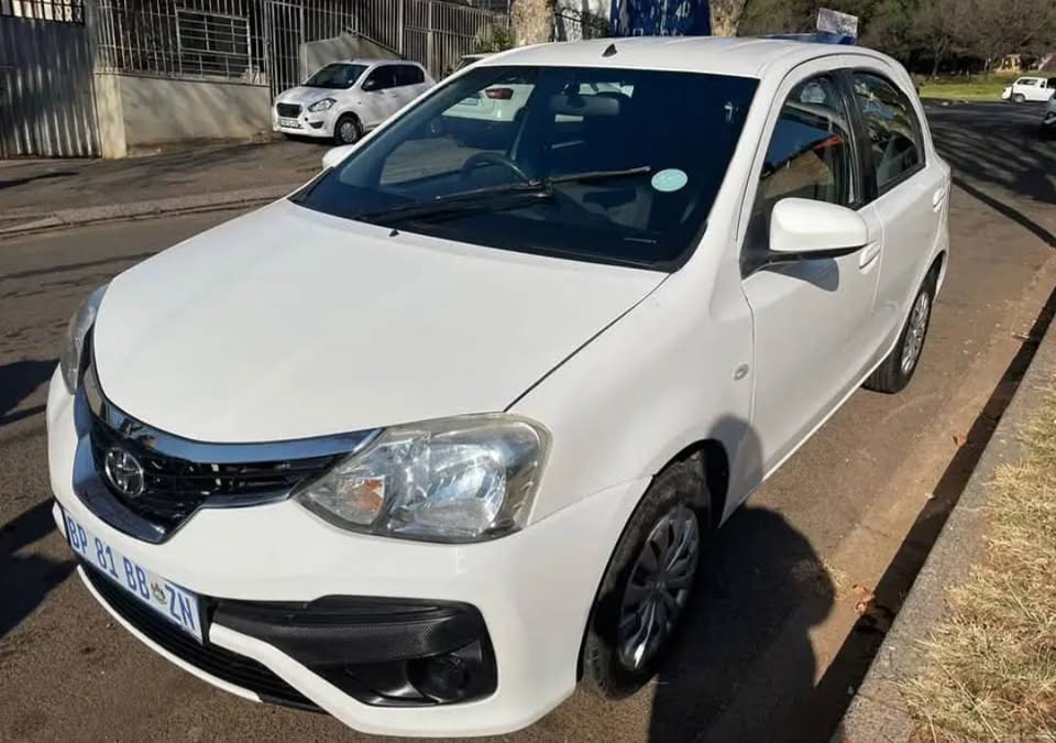 2019 TOYOTA ETIOS HATCHBACK 1.5 MANUAL TRANSMISSION IN EXCELLENT CONDITION