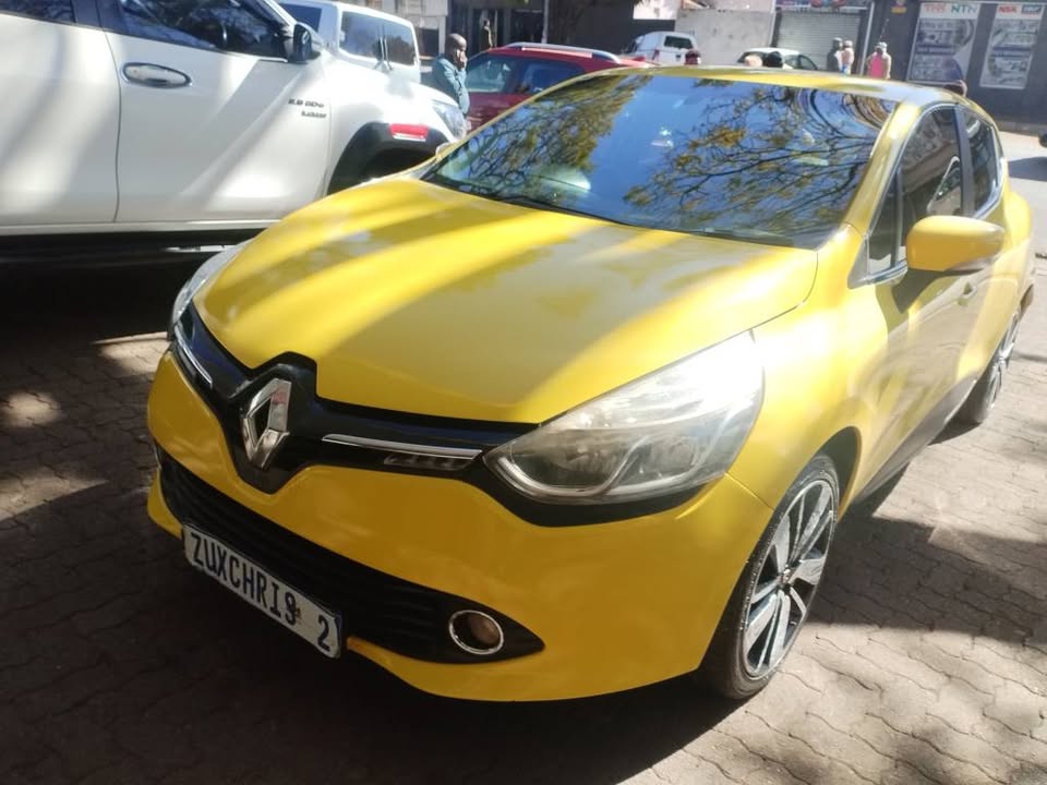 2015 RENAULT CLIO 900T 1.2 MANUAL