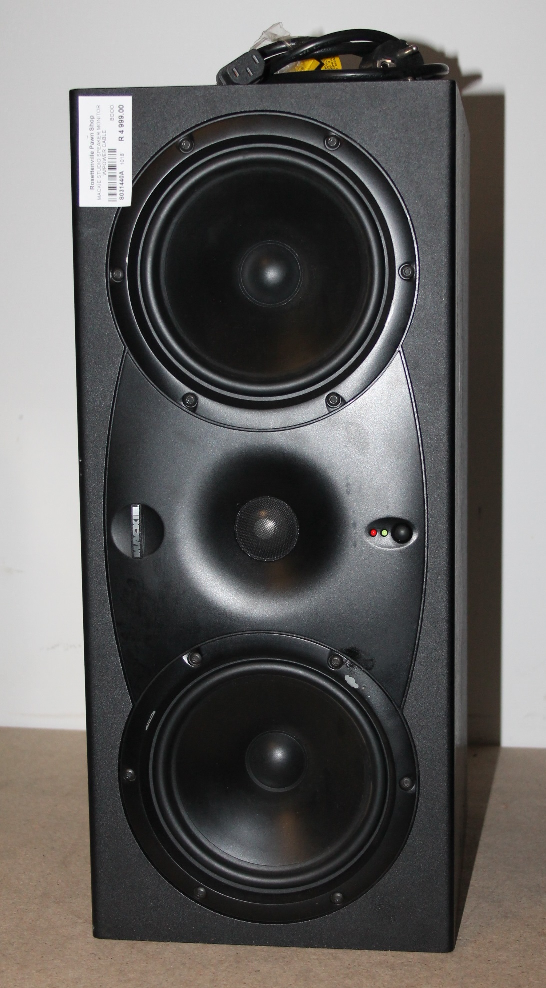 Mackie studio speaker monitor with 
