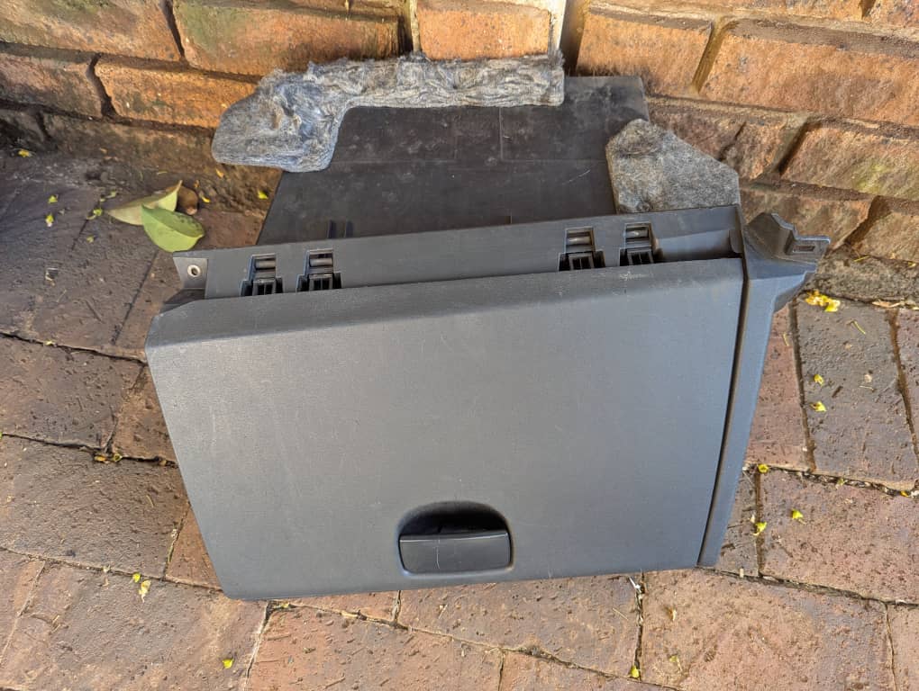 Glove box compartment for Hyundai i20 2012 model vehicle available for sale - Private Seller