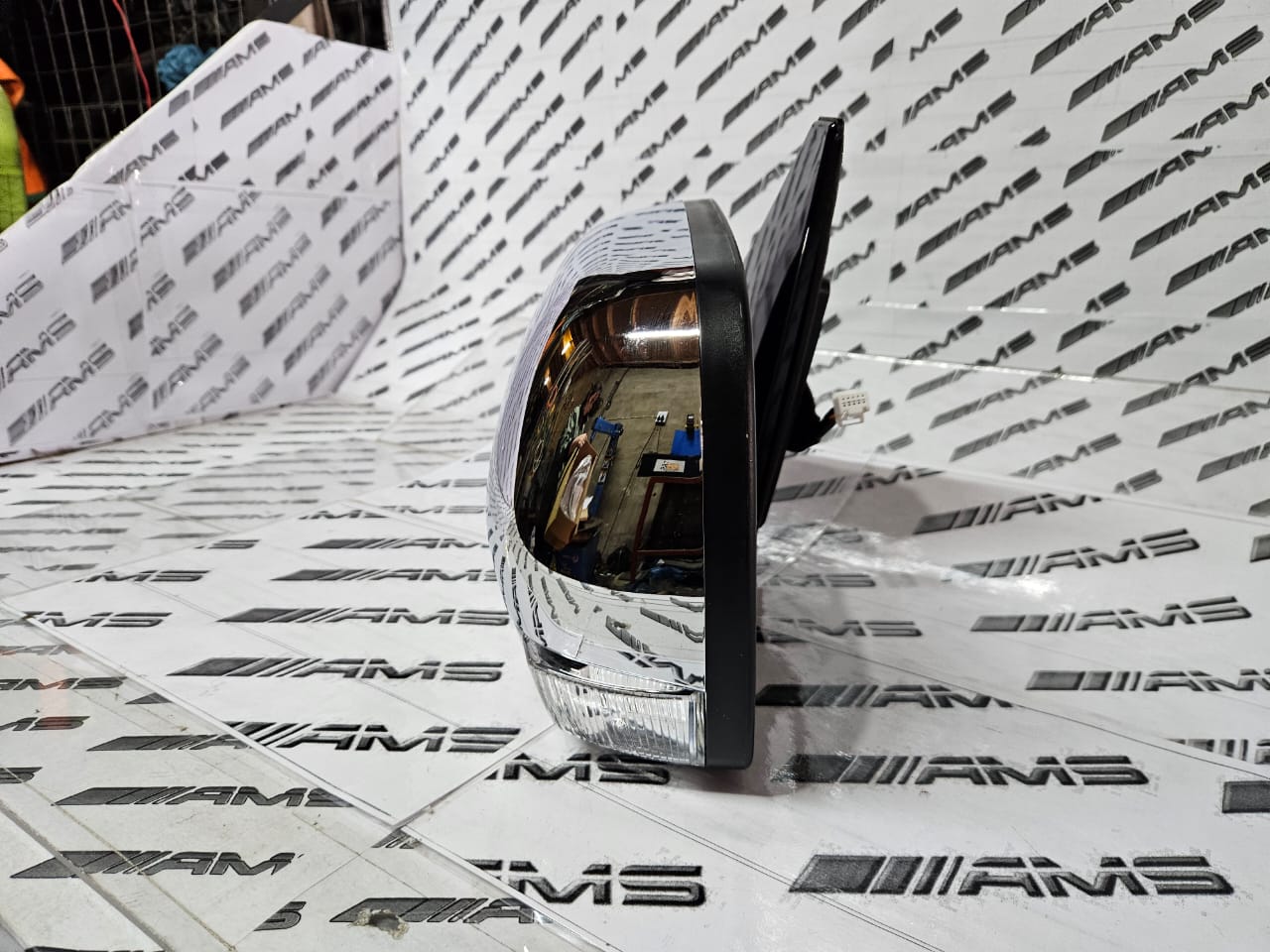 Mitsubishi Pajero Gen4 side Mirror for Sale!