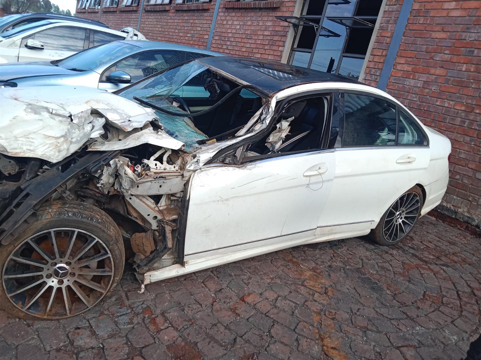 MERCEDES BENZ C200 W204 STRIPPING FOR SPARES - Private Seller