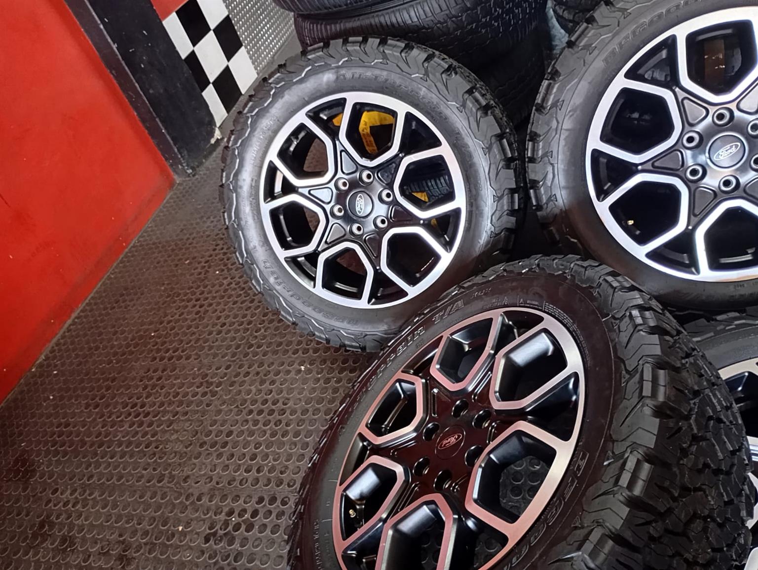 20" Original Ford wildtrack rims with new tyres - Private Seller