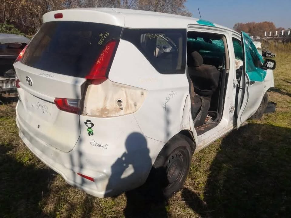 TOYOTA RUMION STRIPPING FOR SPARES - Private Seller TOYOTA RUMION STRIPPING FOR SPARES - Private Seller
