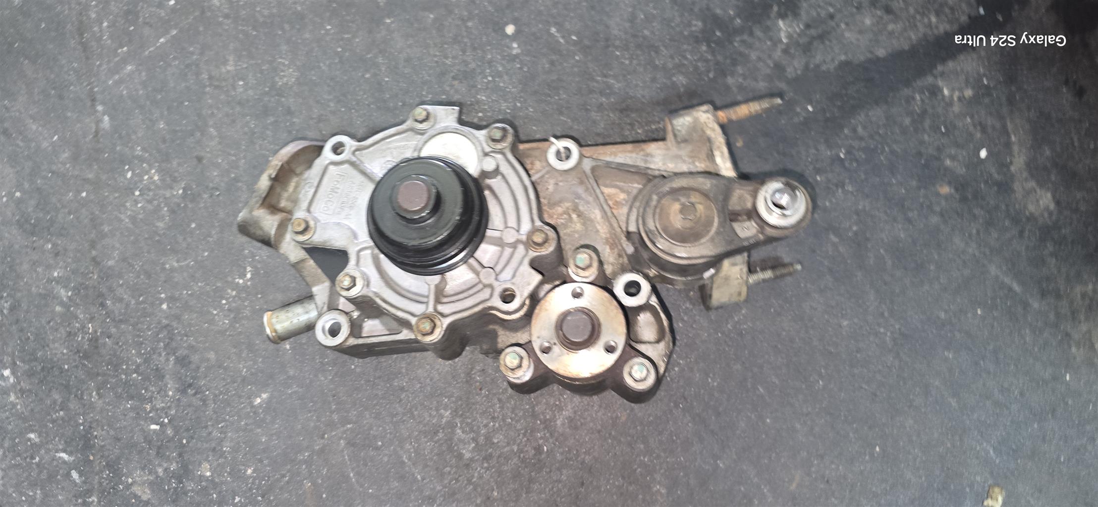Waterpump Jaguar Xtype X400 2.1Petrol , Complete with water pump housing. - Private Seller Waterpump Jaguar Xtype X400 2.1Petrol , Complete with water pump housing. - Private Seller