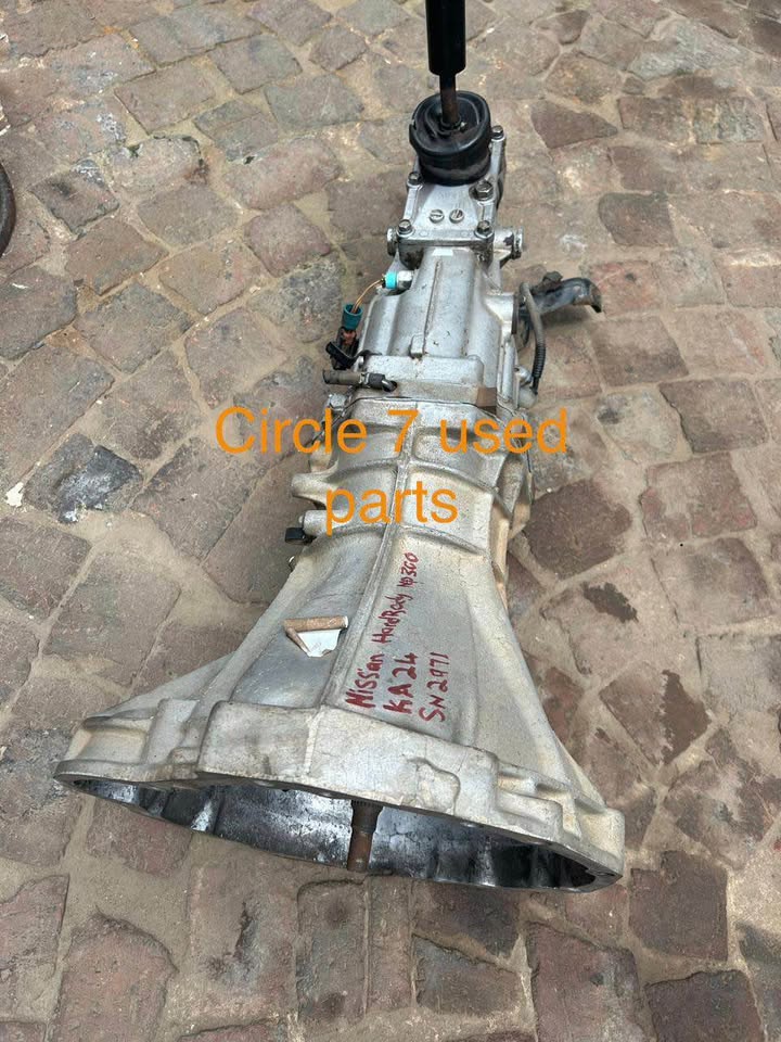 Nissan hardbody 2.4 petrol gearbox for sale WhatsApp or call - Private Seller