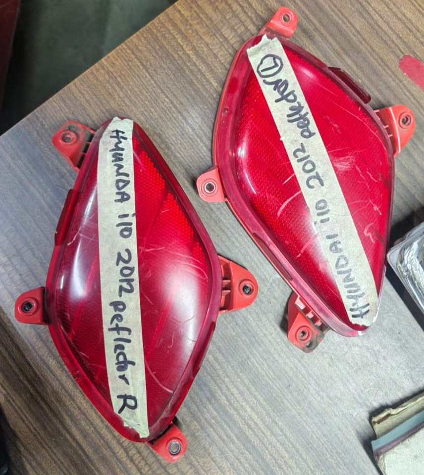 Hyundai i10 back bumper reflectors 2012 - Private Seller Hyundai i10 back bumper reflectors 2012 - Private Seller
