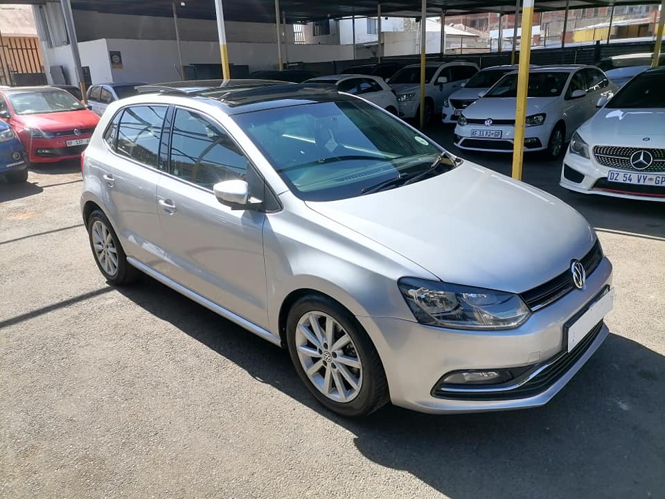 2017 Volkswagen polo 1.2 TSI Comfortline Sunroof and Automatic