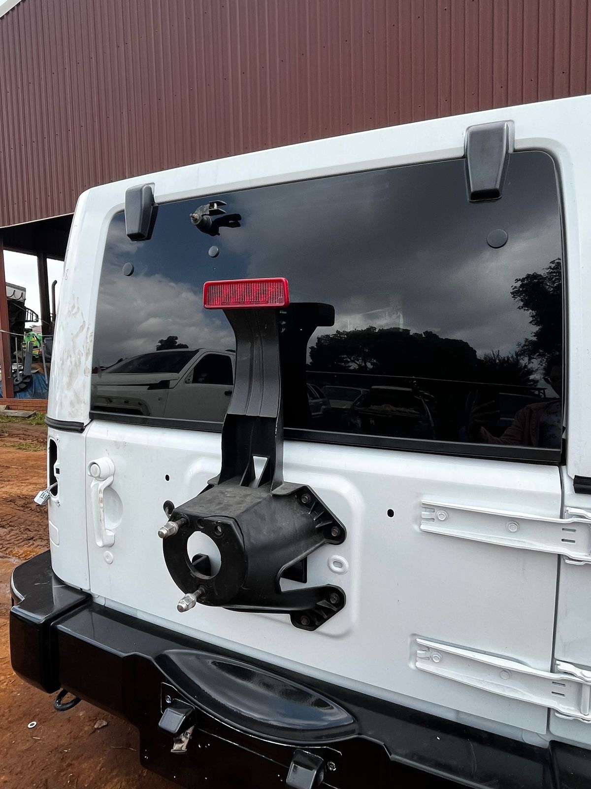 Jeep Wrangler Jk 3.8 2010 Tail Gate Door & Spare Wheel Holder - Private Seller Jeep Wrangler Jk 3.8 2010 Tail Gate Door & Spare Wheel Holder - Private Seller