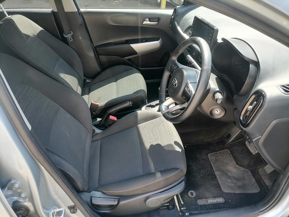 2022 Kia Picanto 1.0 Automatic Service book and spare key