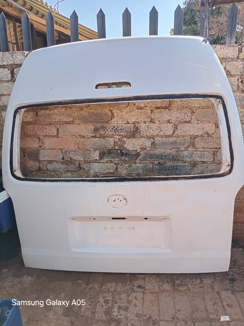 Toyota quantum sesfigile tailgate in good condition - Private Seller