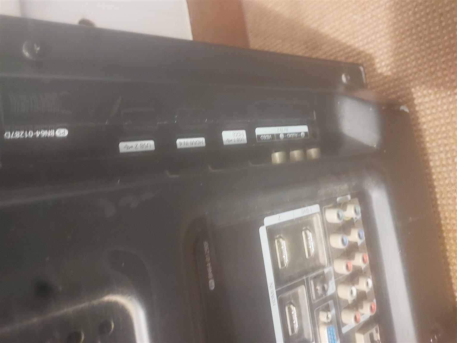 TV SAMSUNG 50" PLASMA WITH BRACKET