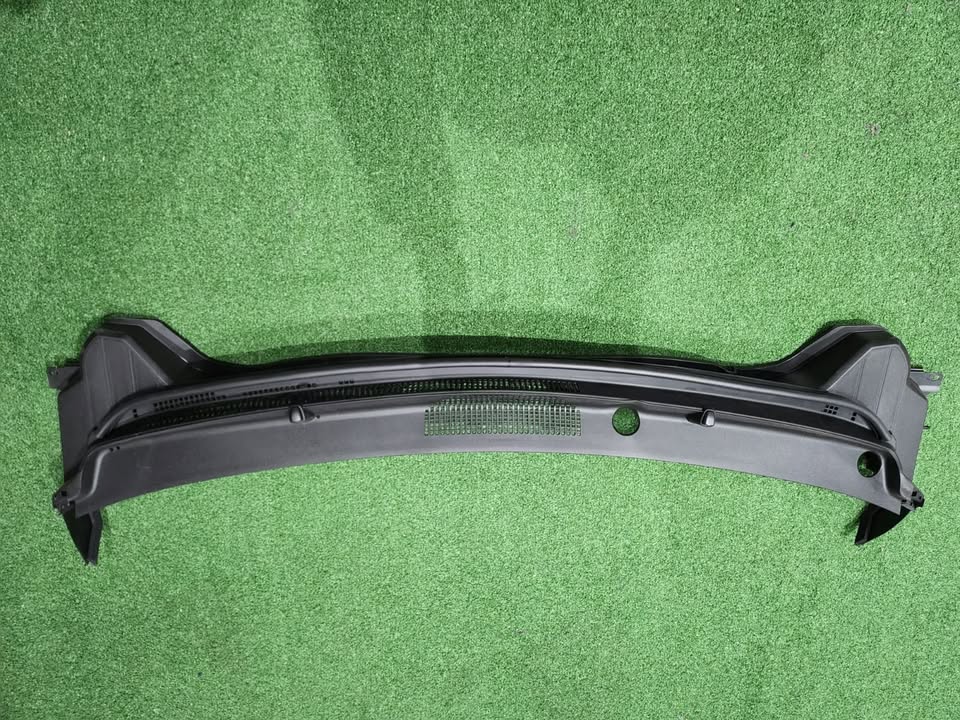 New Hyundai i20 Cowl Panel - Private Seller New Hyundai i20 Cowl Panel - Private Seller