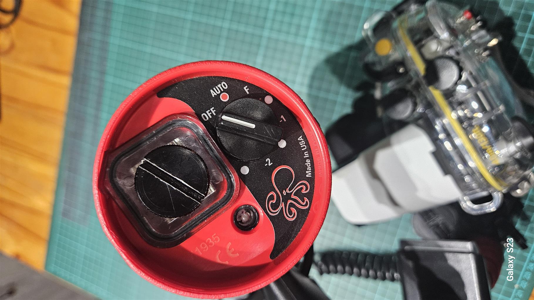 Canon G1X camera with dive housing and ikelite EF35 strobe